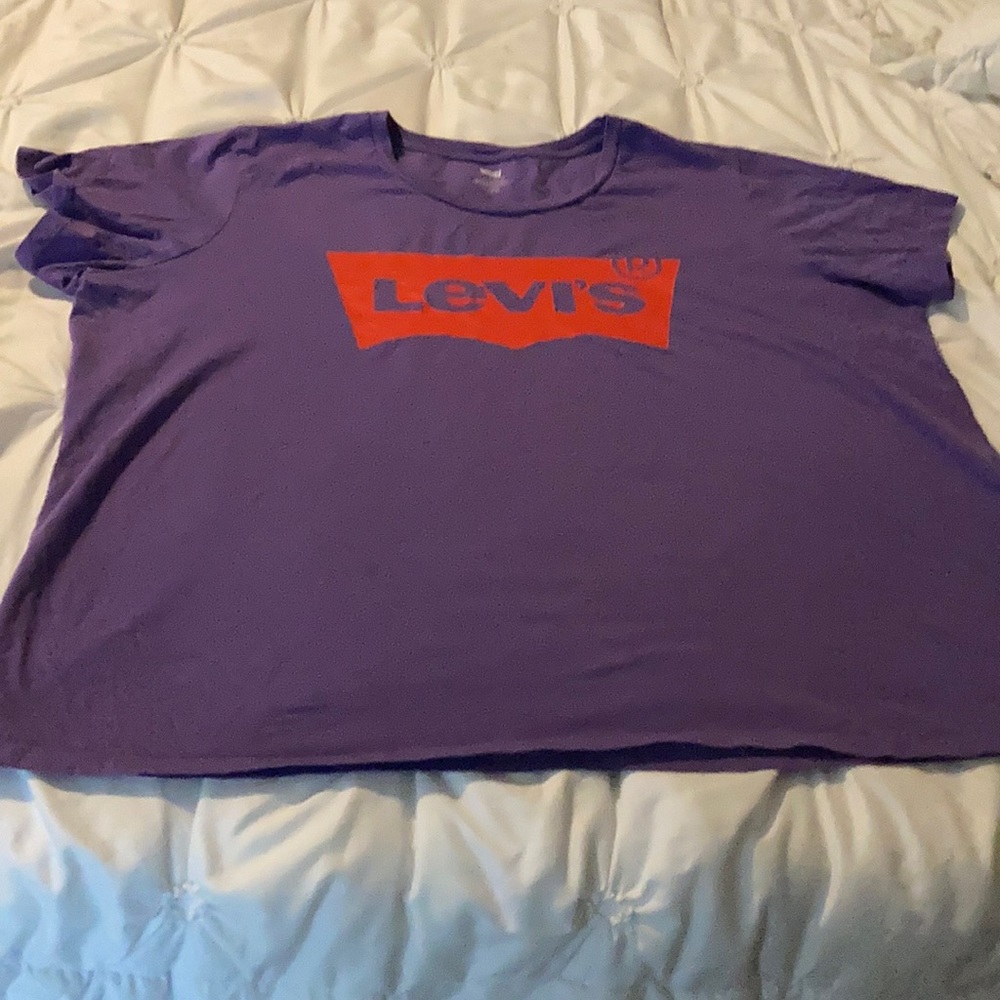 Levi’s T-shirt purple